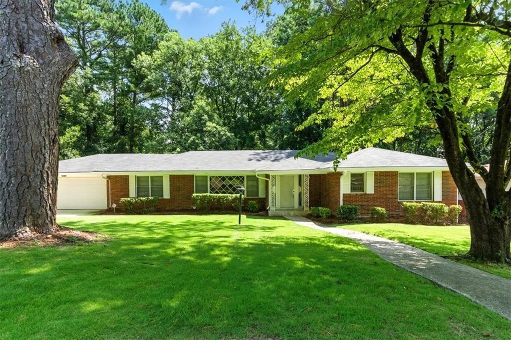 Foto principal - 893 Woodmere Dr NW
