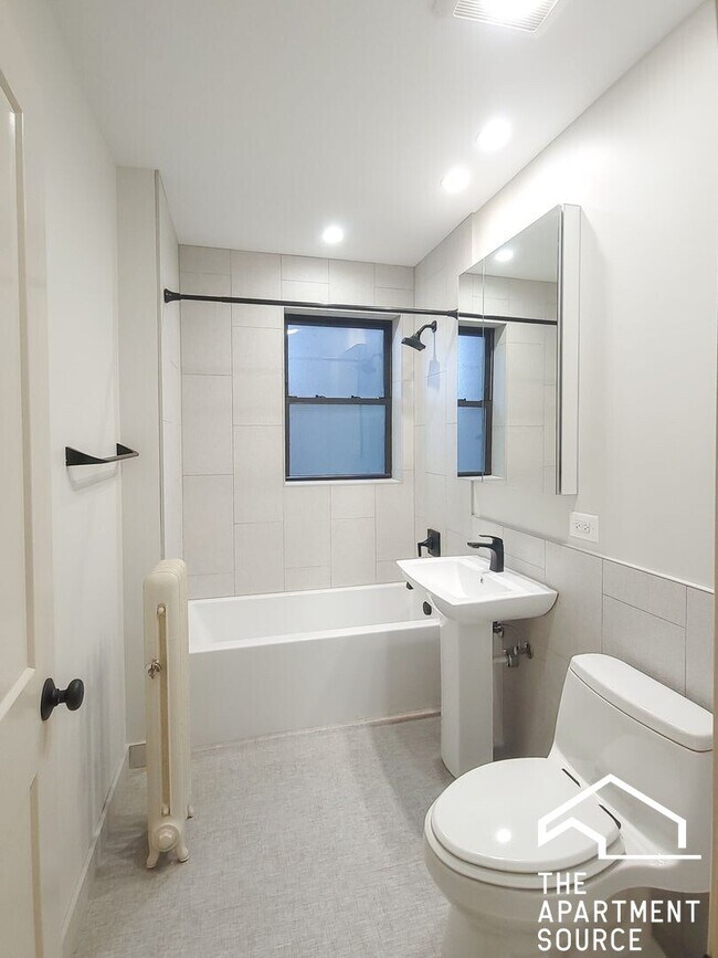 Foto del edificio - 4955 N Oakley Ave