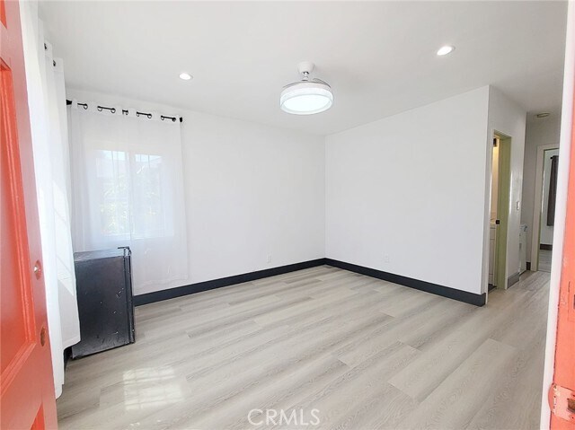 Foto del edificio - 10123 Beach St
