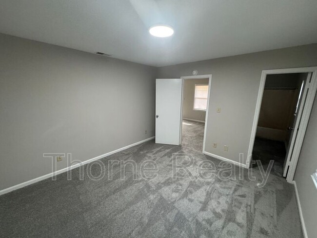 Foto del edificio - 2265 Sherwood Ave