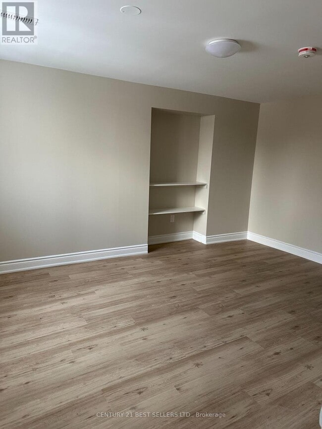 Building Photo - 4423 Glen Erin Dr