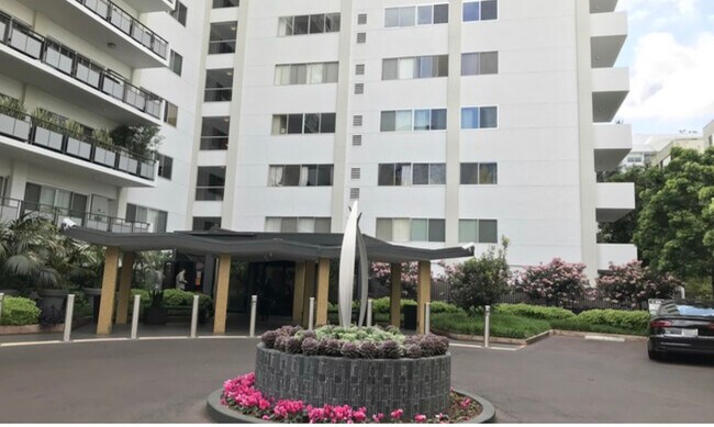 Foto del edificio - 1155 N La Cienega Blvd