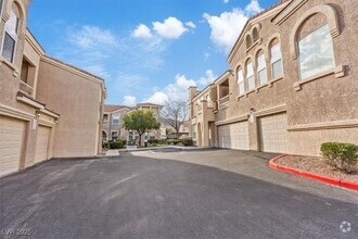 Building Photo - 10550 W Alexander Rd