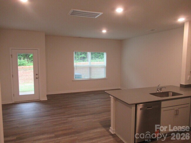 Foto del edificio - 3192 Ora Smith Rd
