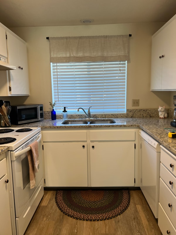 Foto del edificio - 376 Catron St N