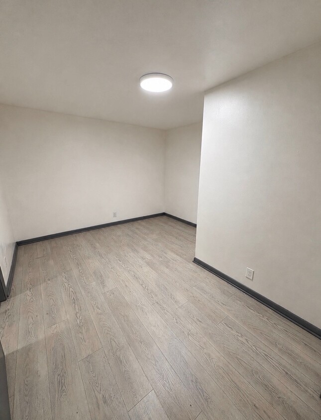 Foto del edificio - 703 W Clinton St