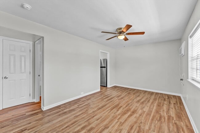 Sala de estar 1x1 - The Bunkers at Oak Ridge