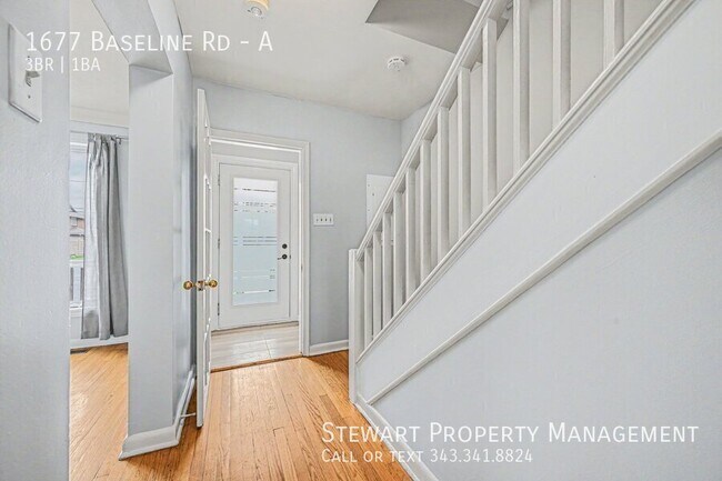 Photo du bâtiment - 1677 Baseline Rd