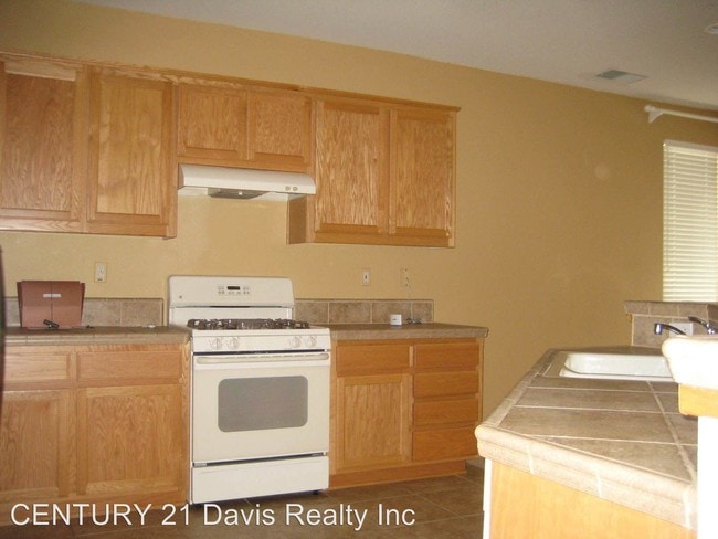 Building Photo - 532 Eskaton Cir