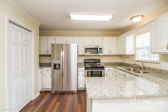 Building Photo - 225 Parrish Pl
