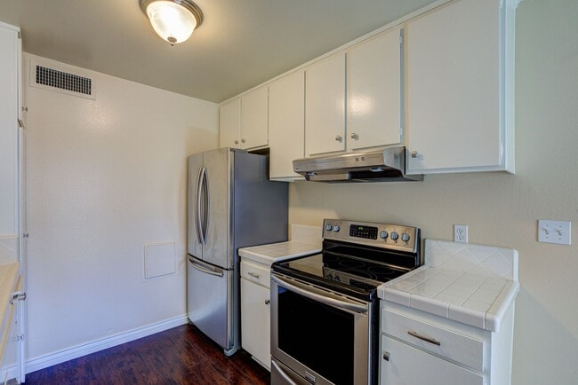 Building Photo - 4558 Willis Ave