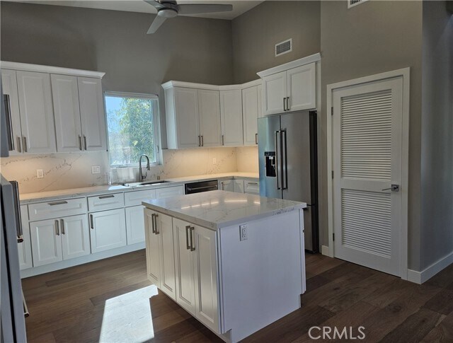 Building Photo - 15 Lantana Pl