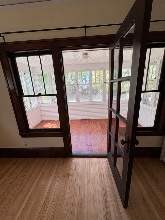 Sun Room - 2411 Como Ave