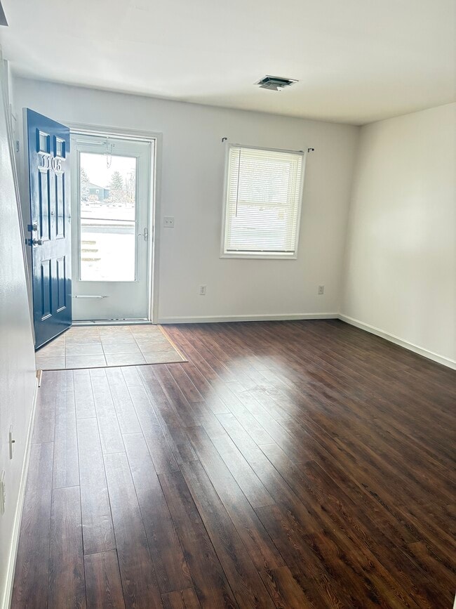 Building Photo - 1105 Nanroc Dr