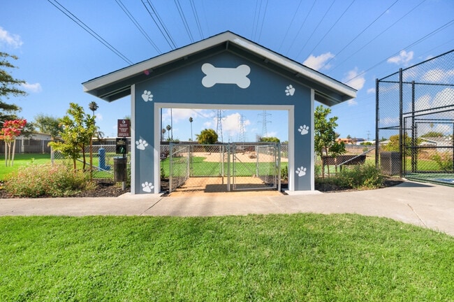 Building Photo - Mariposa Fremont