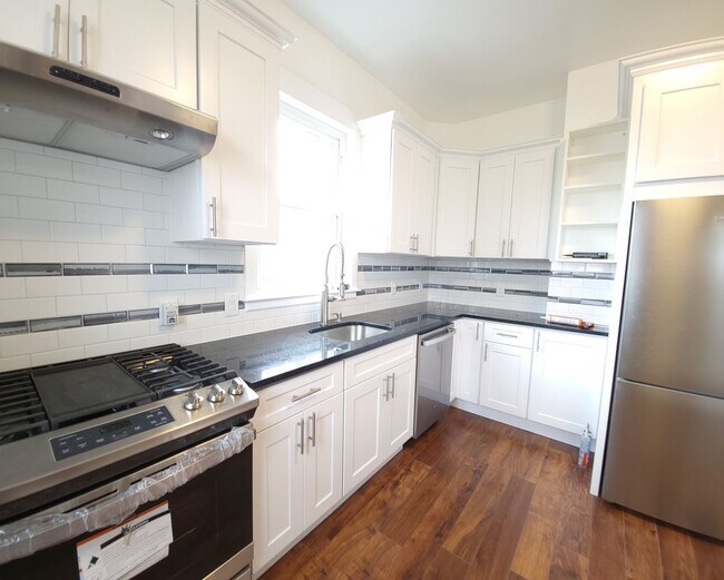 Foto del edificio - Renovated 3 Bed / 2 Bath in Allston | In-Unit Laundry | 9/1