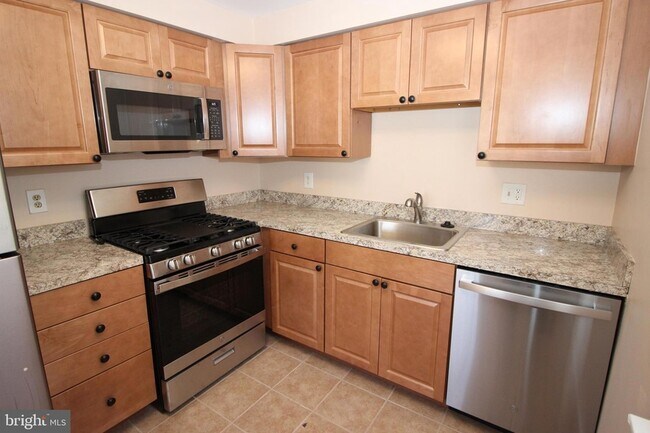 Photo - 13053 Blakeslee Dr Apartment