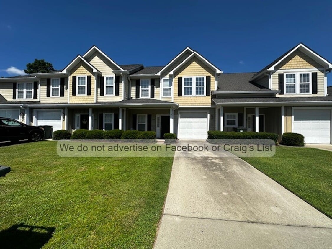Primary Photo - Candlewick Townhomes- Candlelight Drive