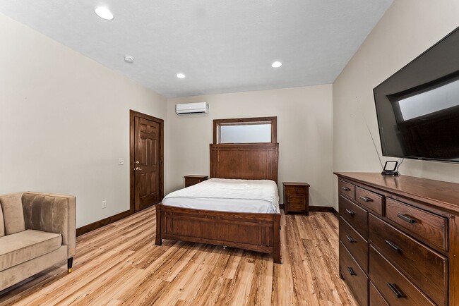 Building Photo - Modern Studio Apartment North Sioux Falls.