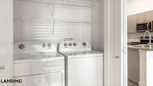 Building Photo - 185 Polaris Pointe