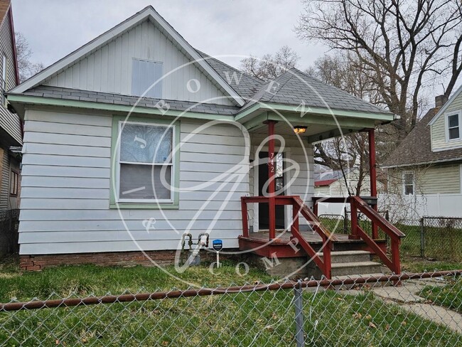 Building Photo - Charming 3 Bedroom Home with Spacious Yard...