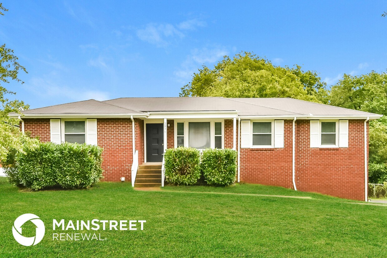 Foto principal - 2036 Hickory Hill Ln