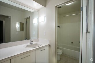 1 BR, 1 BA - Silver Birch - 790 SF - Kensington Manor Apartments