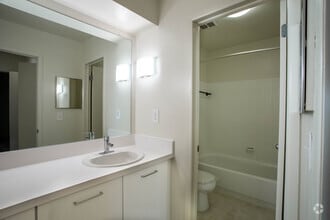 1 BR, 1 BA - Silver Birch - 790 SF - Kensington Manor Apartments
