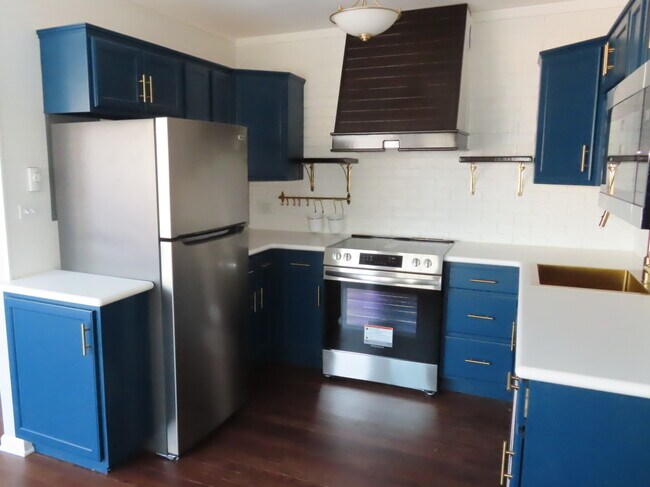 Foto del edificio - 2204 Arbor Cir