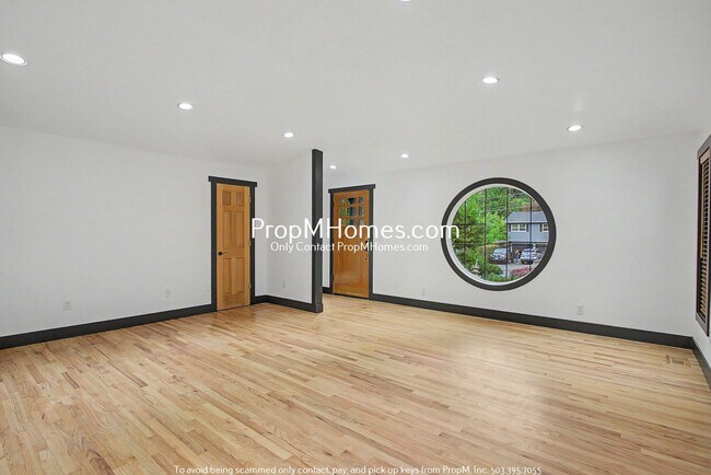 Foto del edificio - Unique Luxury Three Bedroom Home in Hallinan!