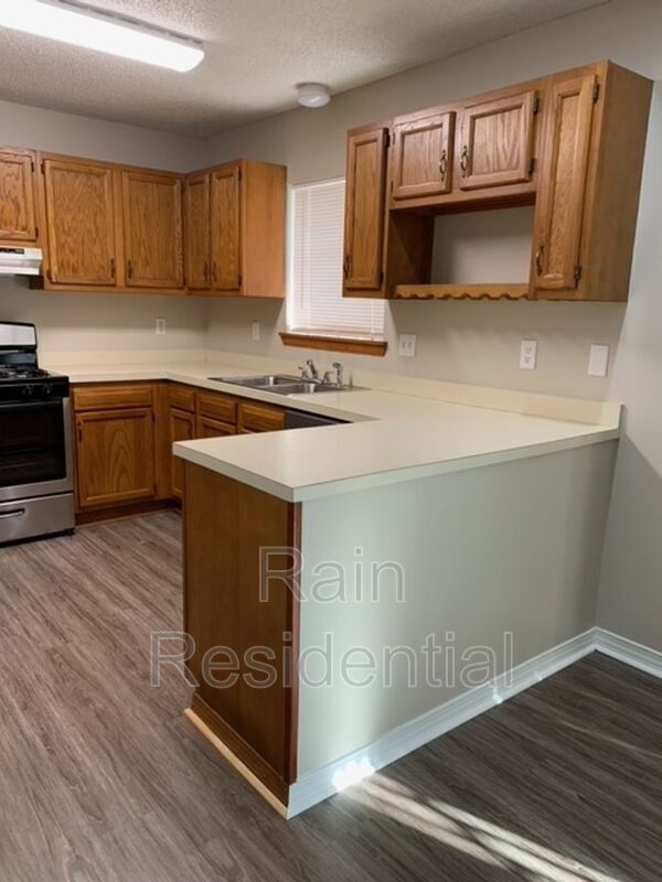 Building Photo - 182 Briarfield Ave