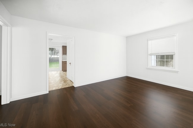 Building Photo - Newly Renovated Home in North Canton