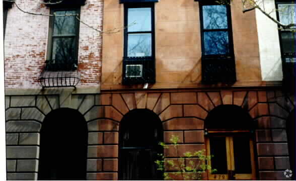 Foto del edificio - 479 W 22nd St