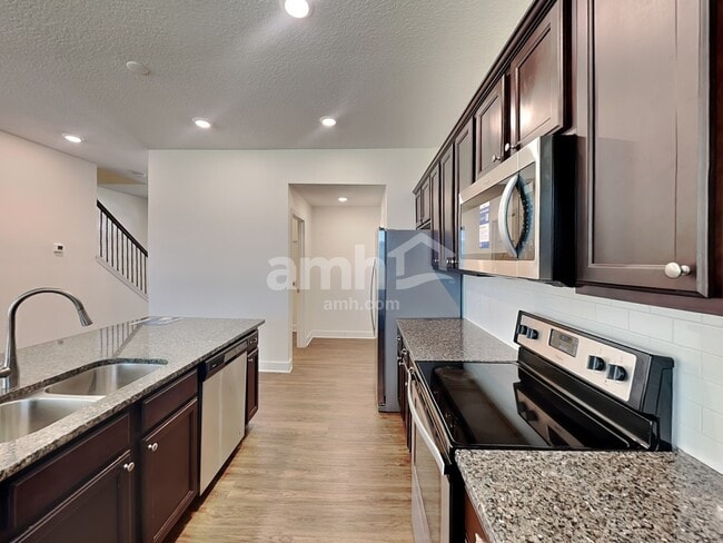 Building Photo - 329 Crestrun Loop