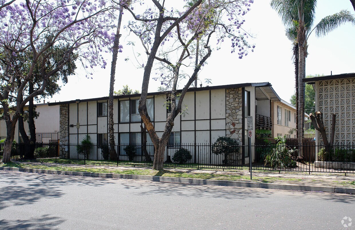 Building Photo - 116 E Wakefield Ave