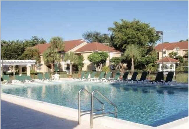 Foto del edificio - 5621 Riverside Dr