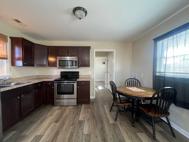 Foto del edificio - 2/1 Available In Easley!