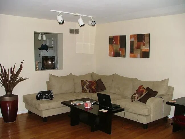 Building Photo - 2148 Fulton Ave