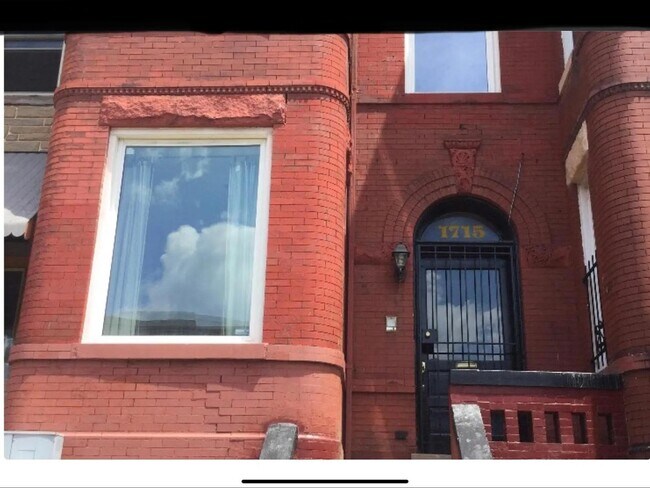 Foto del edificio - 1715 1st St NW