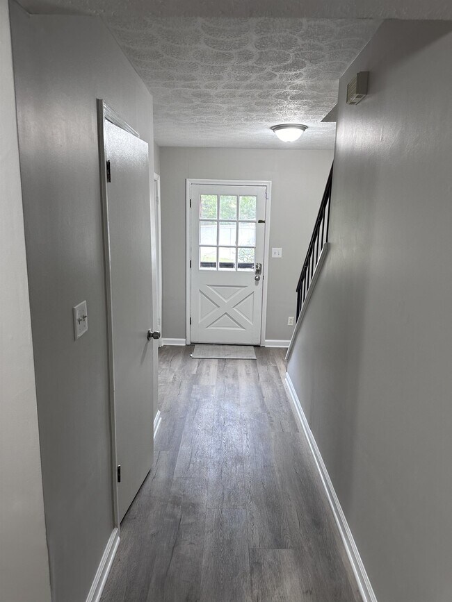 Foto del edificio - 185 Eaglewood Way