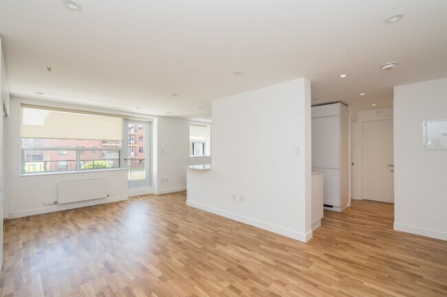Building Photo - 56 Eccleston Drive