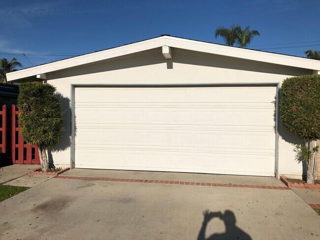Building Photo - 334 Alva Ln