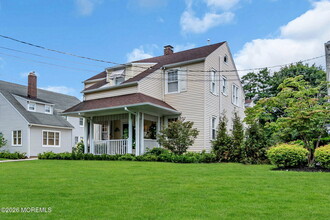 Building Photo - 204 Monroe Ave