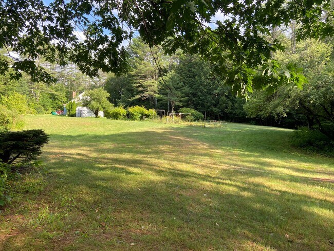 Amplios jardines - 696 S Wardsboro Rd