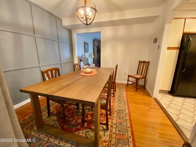 Foto del edificio - 7 Fredrick Dr