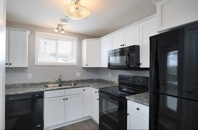 Building Photo - 4850 Harbour Landing Dr