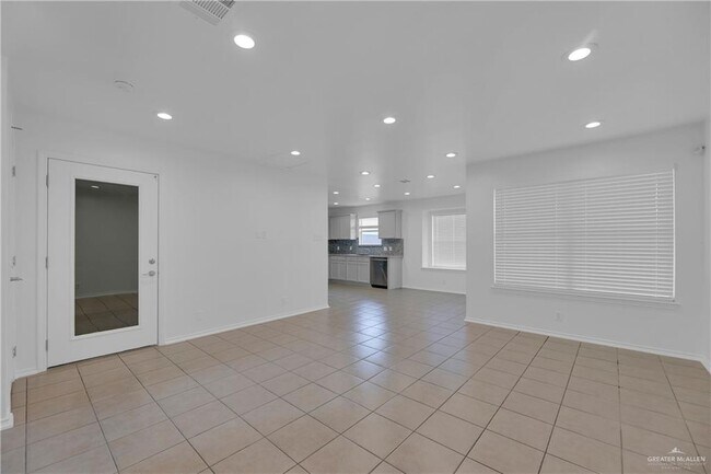 Building Photo - 4211 Santa Inez St