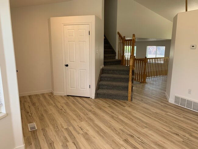 Habitación delantera - 1439 N 2375 W