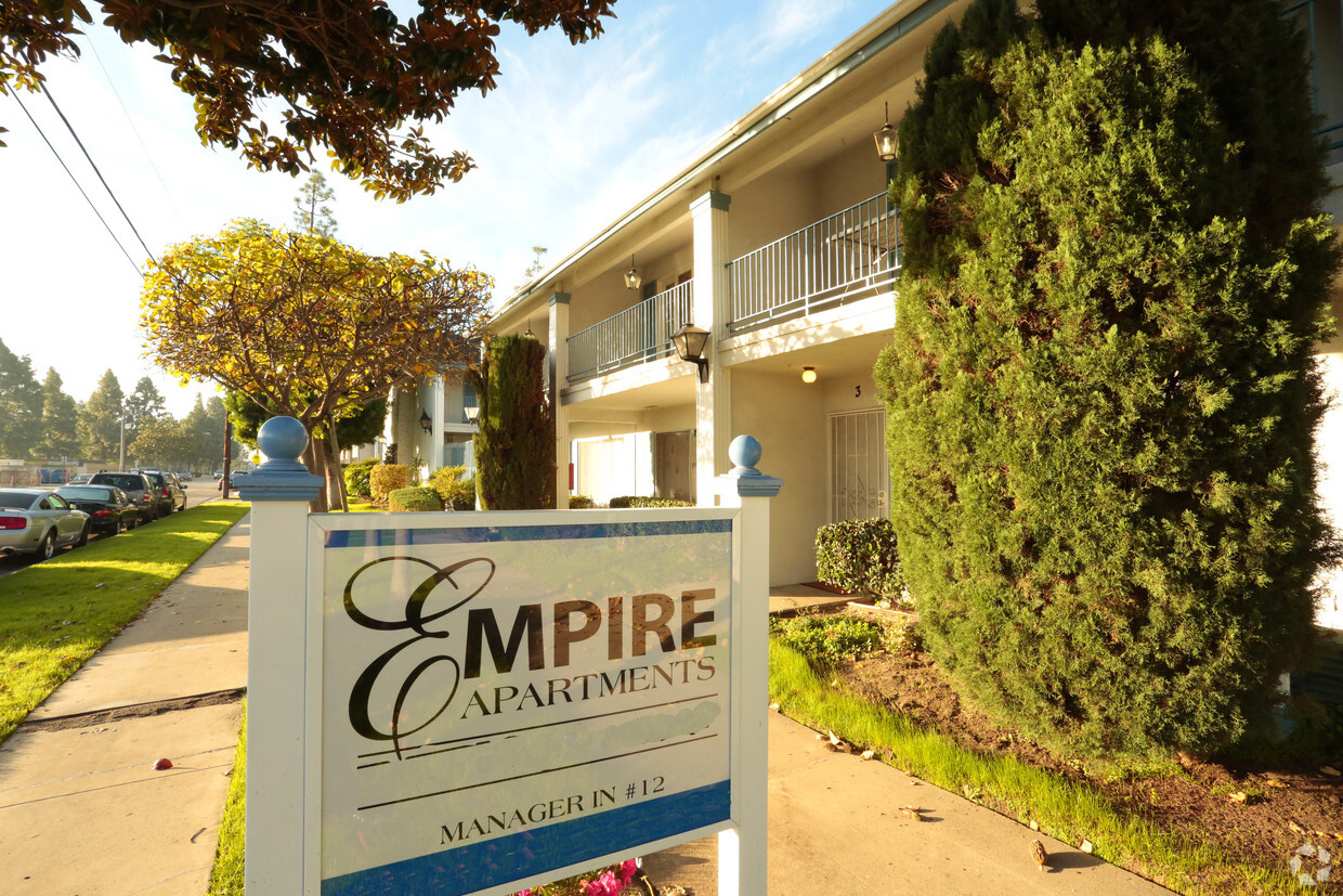 Foto principal - Empire Apartment Homes