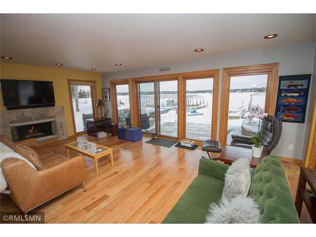 Building Photo - 17012 Grays Bay Blvd